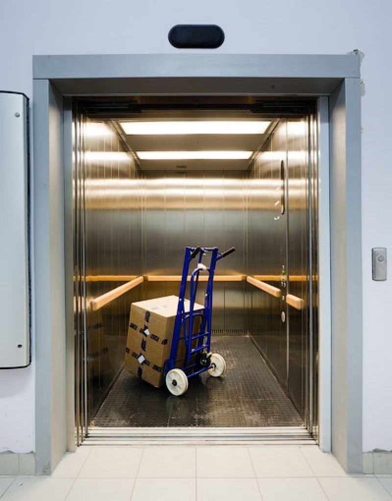FREIGHT ELEVATOR